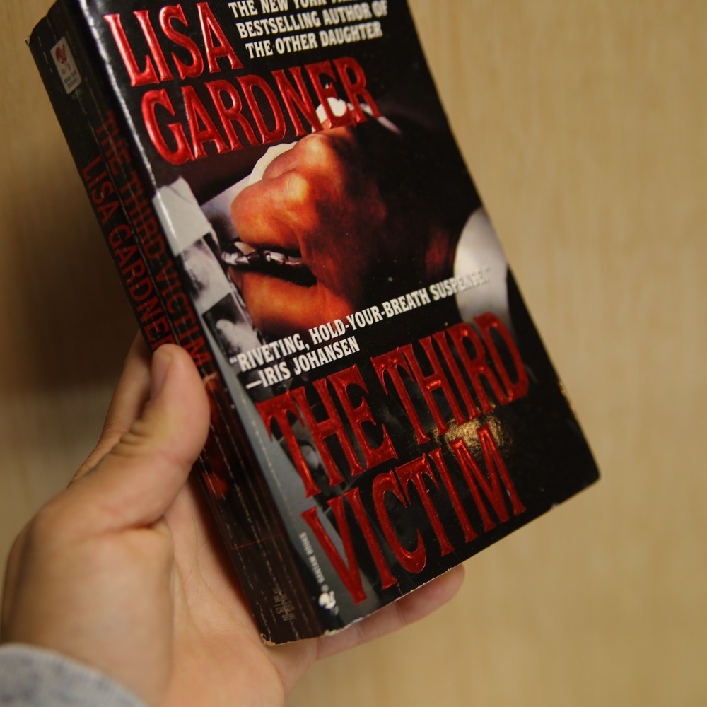 Lisa Gardner The Third Victim Mass Market Paperback Mystery Thriller Book